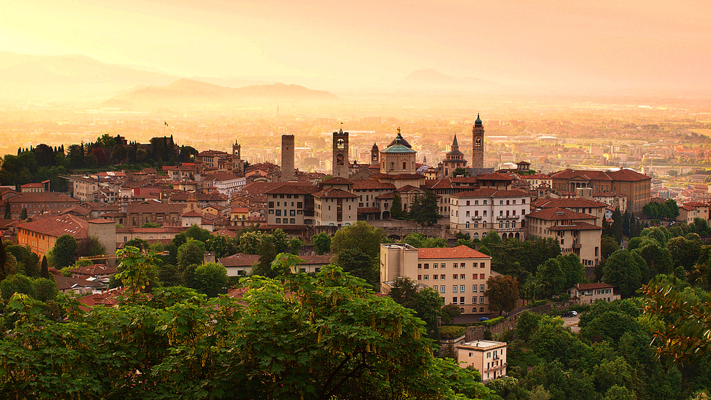 photo of sunrise at Bergamo